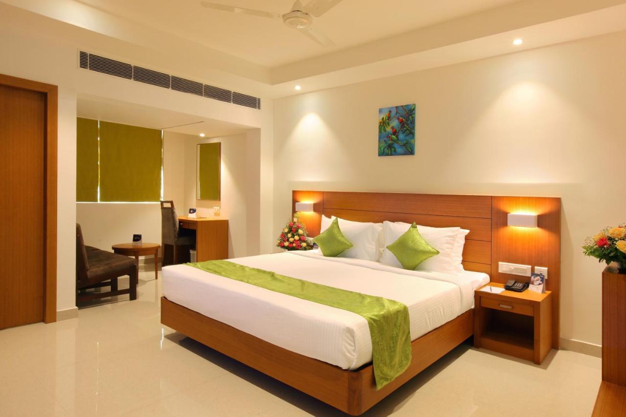 Hotel Apsara Shoranur Exterior photo