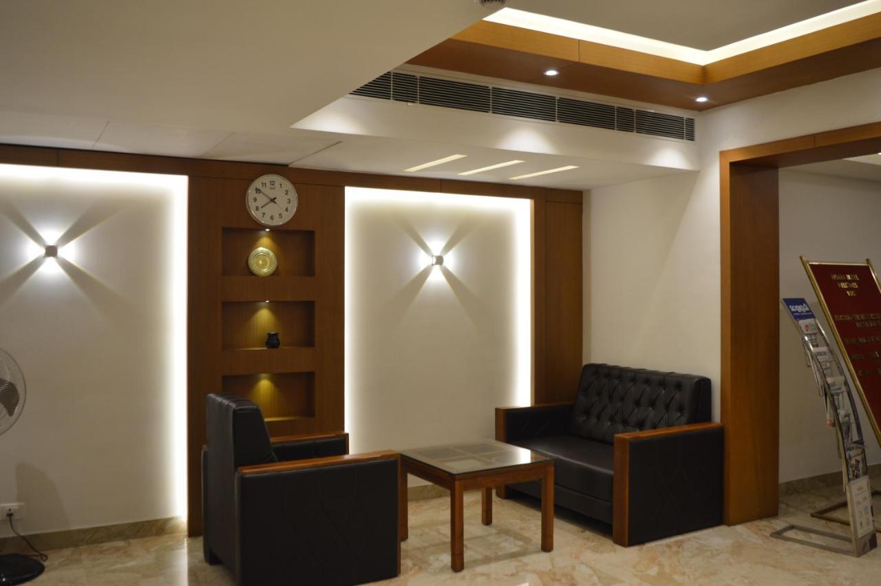 Hotel Apsara Shoranur Exterior photo
