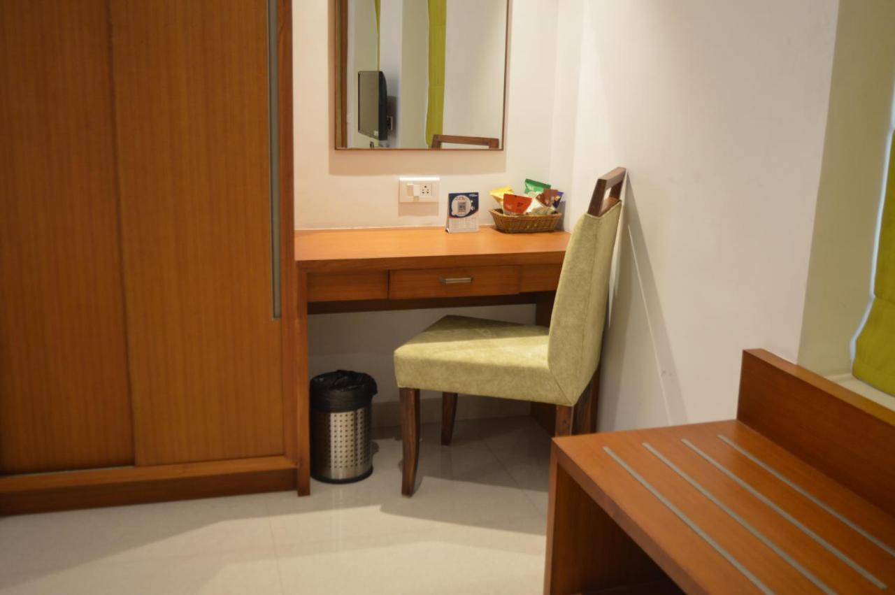 Hotel Apsara Shoranur Exterior photo
